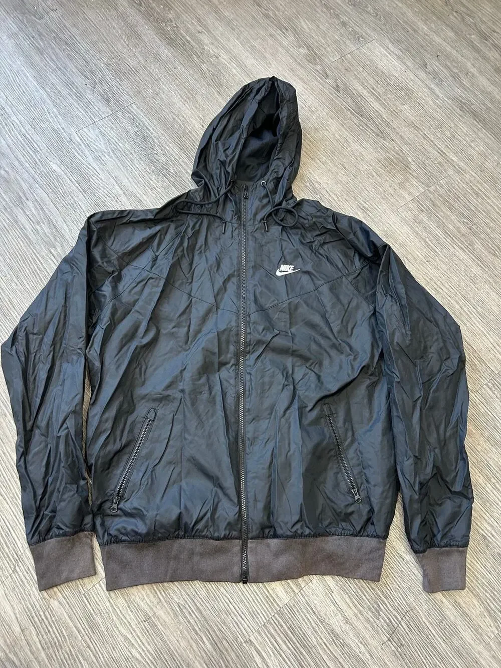 Nike Windrunner Jacket Mens Medium Tall Black Zip Hooded Mesh Lined Windbreaker